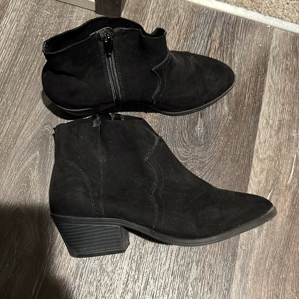 Time and Tru black booties - Picture 2 of 4